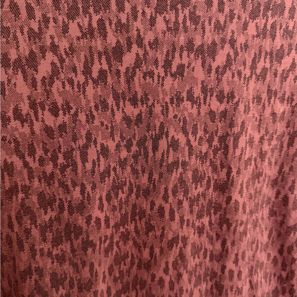 Athleta Momentum Seamless Long Sleeve Top Maroon Leopard Women’s Medium - Picture 2 of 9